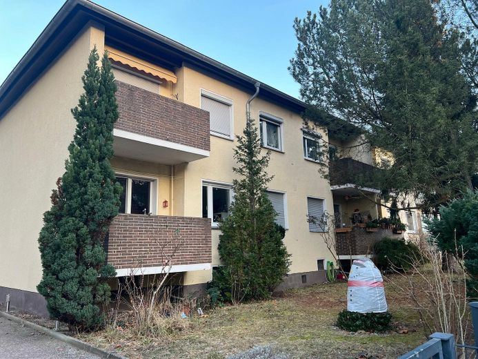 Ruhige 2-Zi.-Wohnung mit Balkon und Garten in Lichterfelde – sanierungsbedürftig – Vorderansicht