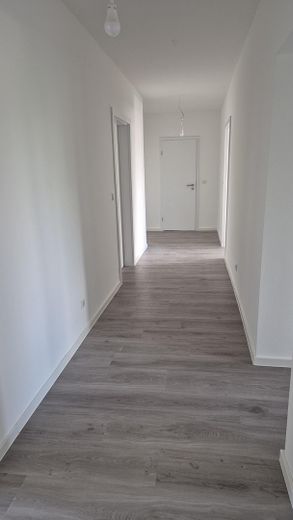 Piso reformado de 3 habitaciones con balcón y cocina equipada – Foto 3