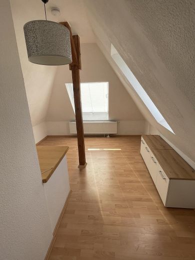 moderne DG-Maisonette, ideal für Familie mit Kind – Spitzboden
