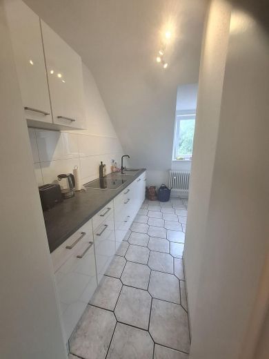 Sanierte 3,5-Zimmerwohnung in Essen-Bedingrade mit Einbauküche – Foto 4