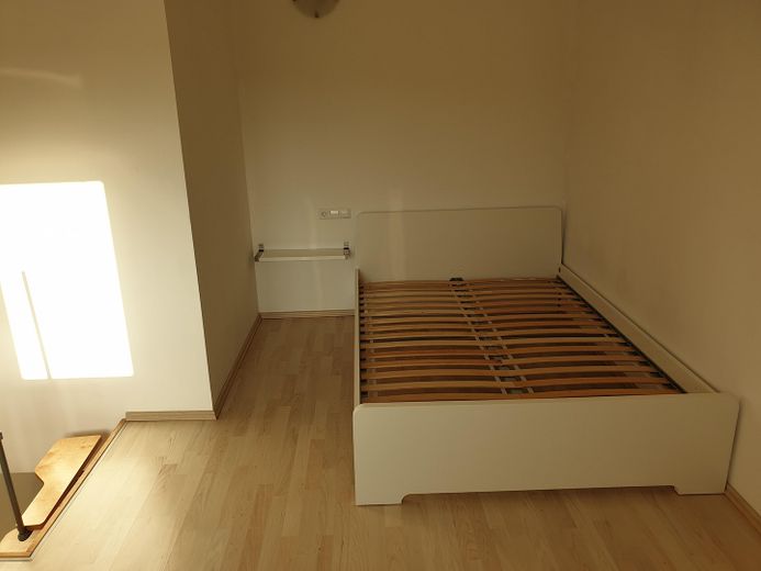 #2.17# Sehr schöne vollmöblierte Galeriewohnung mit Balkon. Ab Oktober. – Foto 9