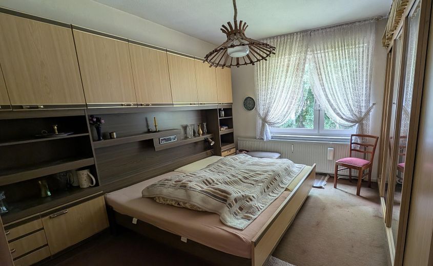 vrijstaand huis op een toplocatie in Bad Münder – Schlafzimmer nach Norden