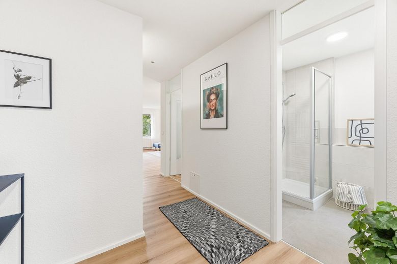 2-Zimmerwohnung in Reutlingen-Hohbuch (nahe FH) - frisch renoviert, modern, hell, Balkon/Garten – Flur