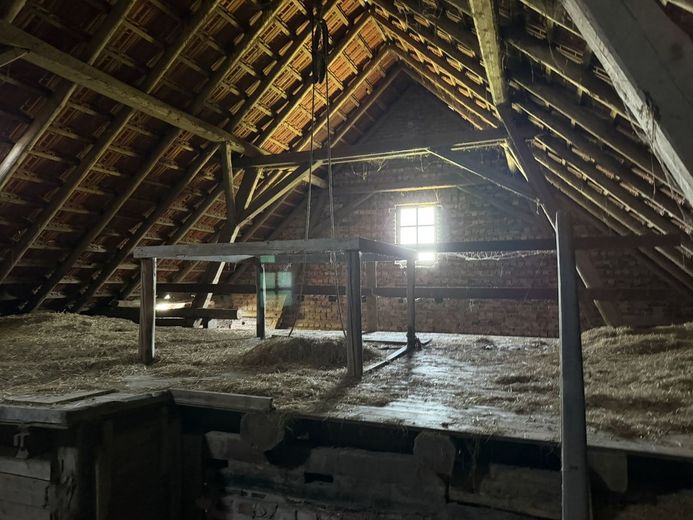Resthof in Spenge mit der Option auf 1 ha Weide´für Pferdeliebhaber – Dachboden