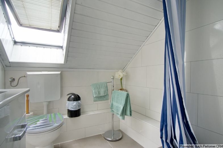 Volledig gemeubileerd 1-kamerappartement in Ratingen-Tiefenbroich, nabij luchthaven Düsseldorf. Maandelijkse schoonmaak inbegrepen. – f73dbceec4a7e7bf57cb3013a4f29fbad4b619c2.jpg