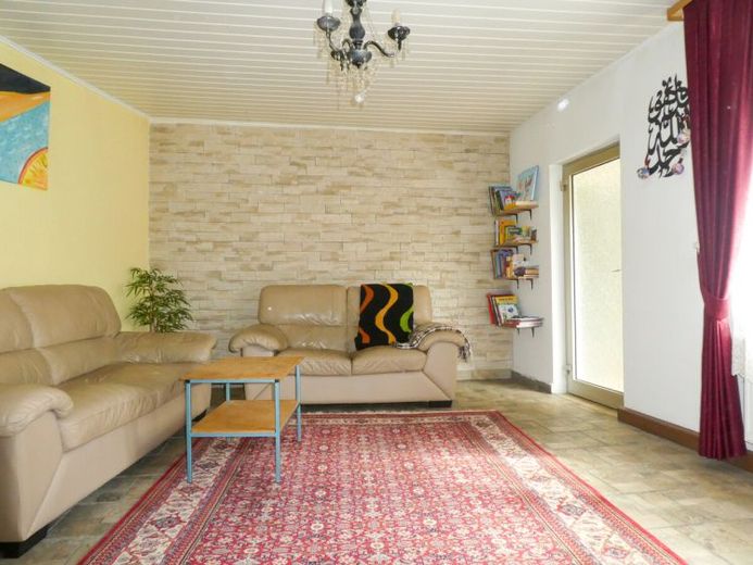 Großes , freistehendes 

Einfamilienhaus in ruhiger Lage – Foto 1