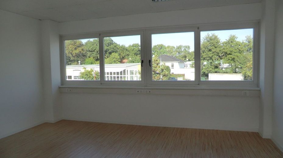 *Ihr neuer Standort im Gewerbepark Henstedt-Ulzburg !!!* – Büro 2
