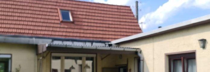 Herbstidyll: abseits gelegenes Einfamilienhaus mit großem Grundstück