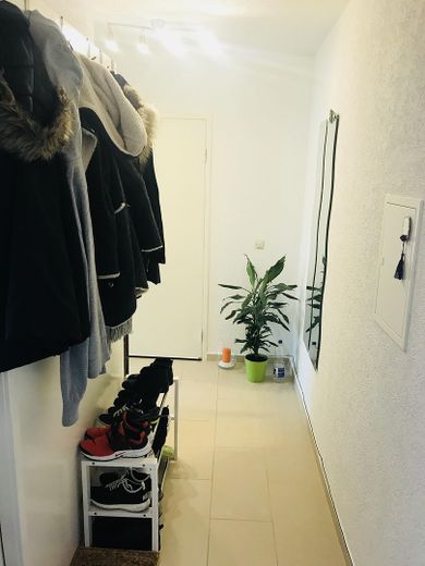 Lichtdurchflutete 3-Zimmerwohnung im Herzen von Brombach – Flur