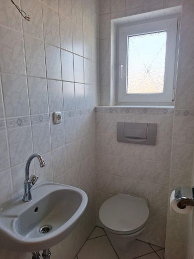 Privatverkauf ohne Maklerprovision: Reihenhaus mit Charakter in Montabaur | Perfekt für Familien – Gäste WC