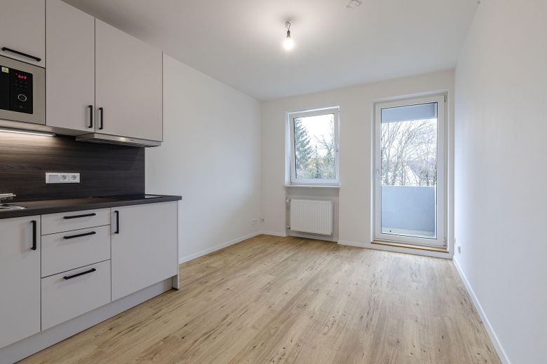 Erstbezug nach Kernsanierung - Kleine 1-Zimmer Wohnung mit schönem Balkon in München-Giesing – Zimmer