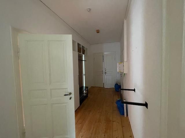 Tharandt près de Dresde - ancien bureau de poste impérial à rénover entièrement - appartement de 6 pièces à l'étage, 2 salles de bains, 2e étage – Flur