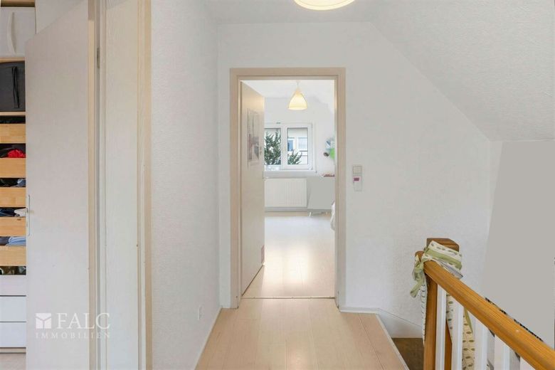 Mehr Raum als man denkt - kleines Haus, großes Grundstück – Flur