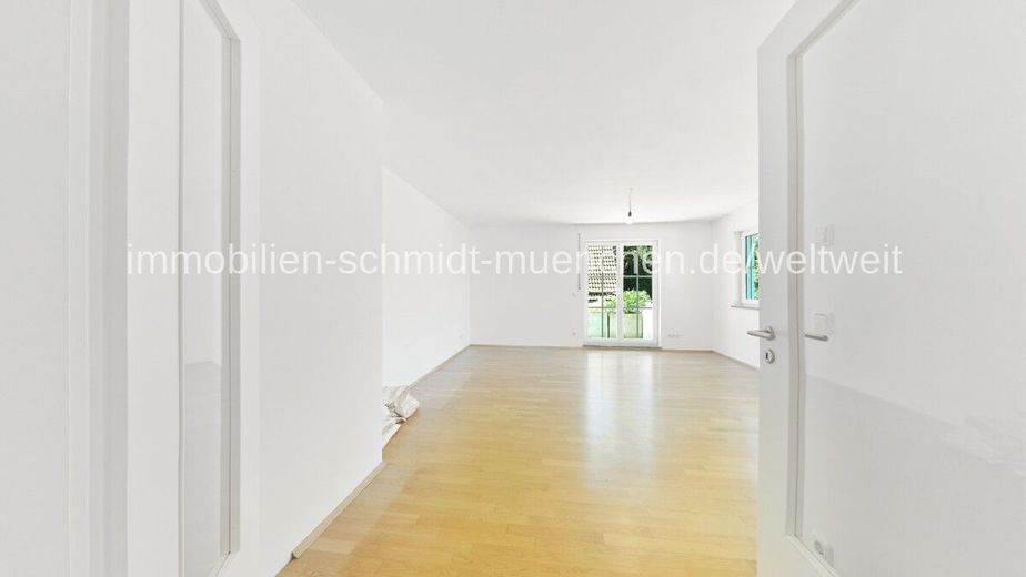 München-Daglfing, sofort beziehbar – Zugang Wohnzimmer
