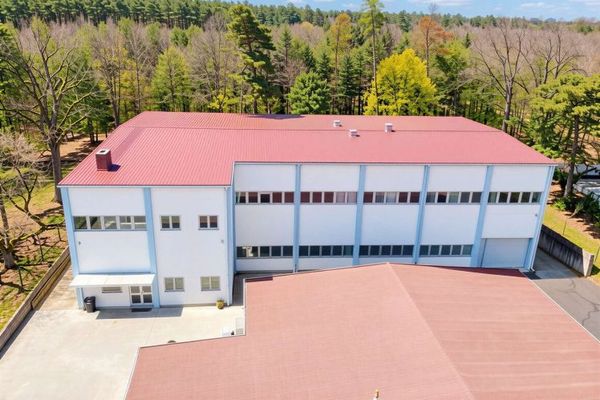 1.500 m² Lager-/Produktion-/Büro zu vermieten