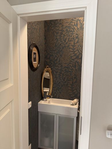 3,5-Zimmer-Wohnung in Buxtehude; großzügiger Wohnbereich mit offener Küche – Gäste-WC
