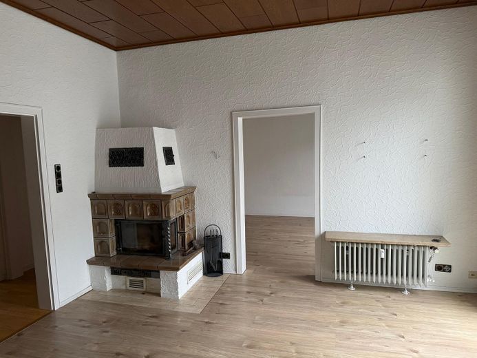 Wohnen mit Kamin, Terrasse und Garten – großzügige 3,5-Zimmer-Wohnung in Solingen – Фотографія 8