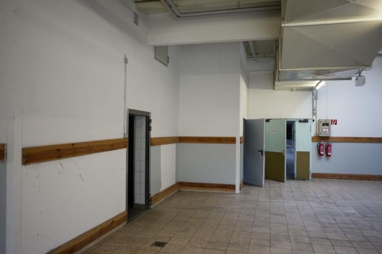 Gewerbezentrrum zu verkaufen - ehemaliges Einkaufszentrum – Bild 6