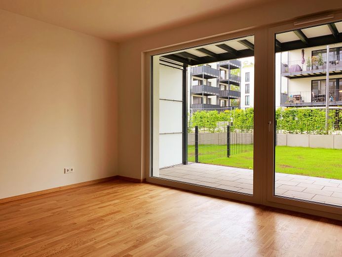 Zimmer mit großer Glasfront
