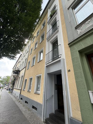 Krefeld-Cracau’da yenilenmiş 2 odalı daire – Aussenanschicht