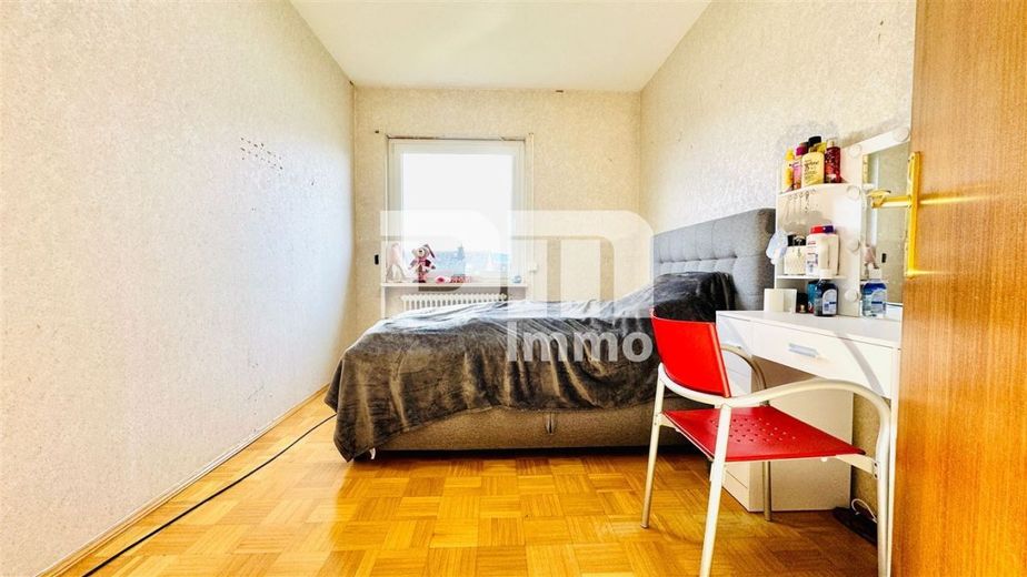 Gepflegtes Ein / Zweifamilienhaus mit Doppelgarage in begehrter Ortsrandlage von Zierenberg – WE2 OG Kind / Gäste / Büro