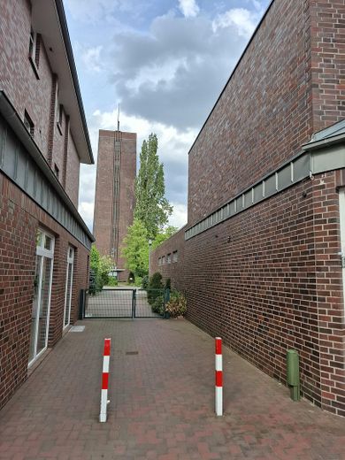Von Peterstr. zum Außenstellpl