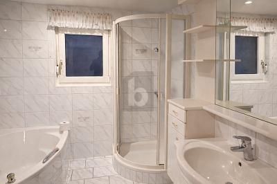 2 HUIZEN- 1 PRIJS MEERGENERATIONENWONING – 1776156199_d2b08db.jpg