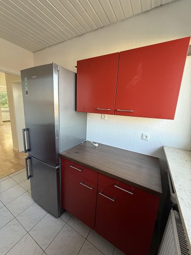 Piso de 3 habitaciones recién renovado con cocina y baño – Foto 6