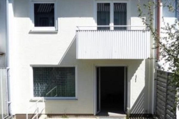 Sonniges Reihenmittelhaus mit Garten, Balkon & viel Potenzial  in Waltenhofen-Rauns