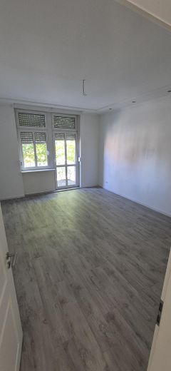 Sanierte Altbauwohnung I Top-Zustand I Außergewöhnlich – Wohnzimmer