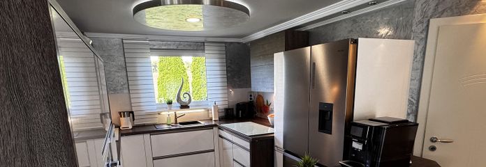 Your home and, optionally, your workplace in one location – living with your own practice or office unit – Großzügige Küche 