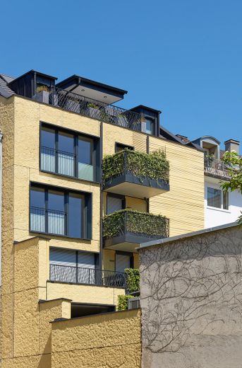 Exklusives Wohnen im Lehel – Neuwertige Wohnung mit Lift & Klimatisierung & Garten – Foto 1