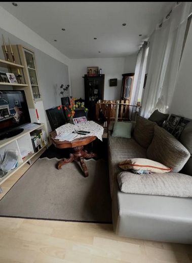 مبنى سكني متعدد الوحدات بعائد 7,7٪ – مؤجّر بالكامل – Wohnzimmer