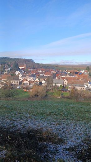 Platzwunder mit ländlichem Charme – Sippersfeld