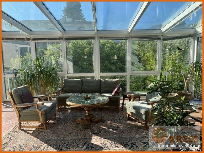 Großzügiges Wohlfühlzuhause: Großzügige Räume mit Kamin, hellem Wintergarten und sonnigem Terasse! – Bild 3
