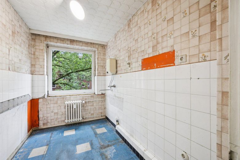 3-room apartment in need of renovation with lots of potential – Küche