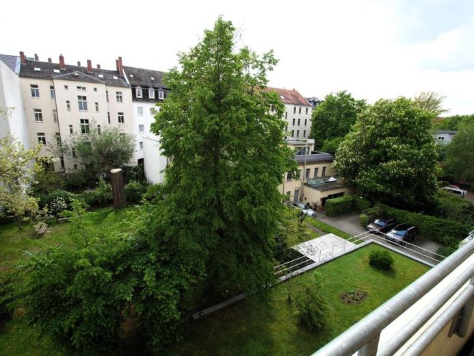 Wohnen wie im Haus: 5 Zimmer mit Gartenparadies mitten in der Südvorstadt – Foto 1