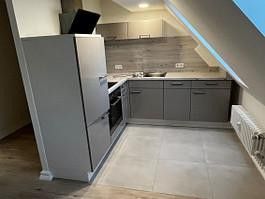 Schöne, sanierte DG Wohnung (95m²) in zentraler Kurparklage – Einbauküche