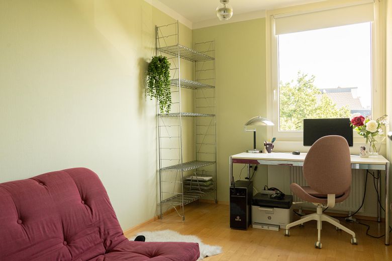 Sin comisión, venta directa del propietario: luminoso apartamento de 4,5 habitaciones con terraza cerca del lago Unterbacher See – Schlafzimmer 3/Arbeitszimmer