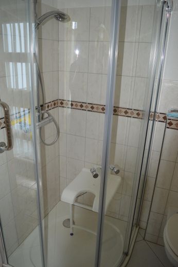 "Attraktives Reihenhaus" in "Weser"-Nähe, ruhige Lage, im schönen "Bremer Norden" – Bad mit Dusche EG