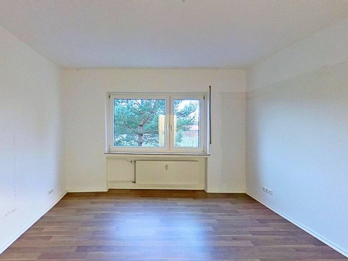 BALKONLU ve gün ışığı alan banyolu geniş 3 odalı daire – Ansicht I: Schlafzimmer I