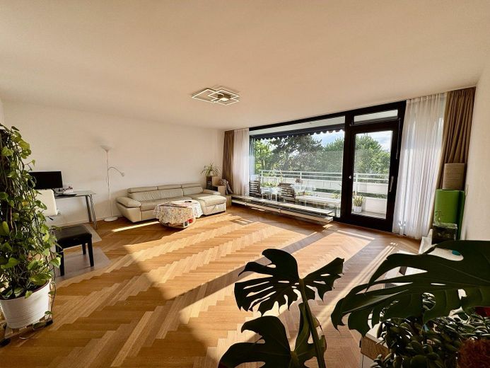 *PROVISIONSFREI* Helle 4-Raum-Wohnung mit 2 Balkonen in gepflegtem Haus – Foto 1