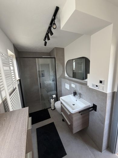 Appartamento ristrutturato e arredato di 3 locali a Ingolstadt-Hagau - 75 m2 – Foto 7