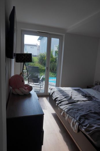 Ampio appartamento di 2 locali con terrazza – Schlafzimmer