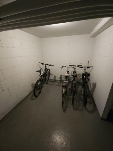 Gepflegte 2-Zimmer-Wohnung mit Balkon und Einbauküche in Leonberg-Gebersheim – Fahrradraum