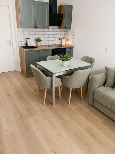 Prenzlauer Berg - tolles liebevoll eingerichtetes Apartment mit Tiefgarage – Küche und Essbereich
