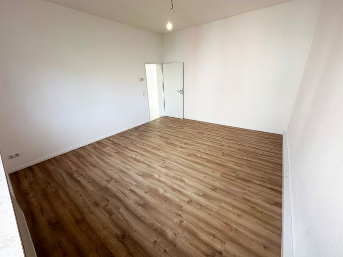 3,5 locali, primo utilizzo dopo la ristrutturazione - Nuovo pavimento/cucina/bagno/finestre - Posizione centrale a Heilbronn – Foto 8