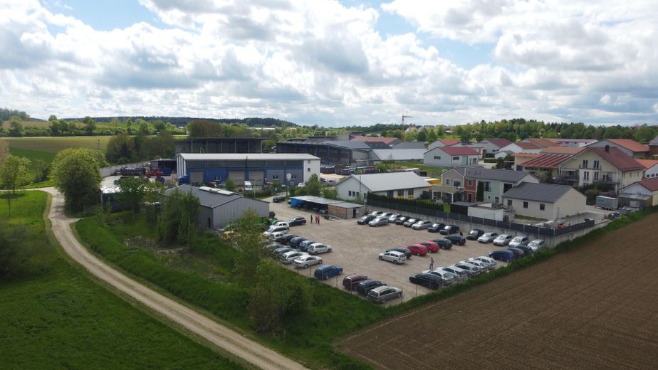 Obiekt komercyjny w Pfeffenhausen – Zdjęcie 1