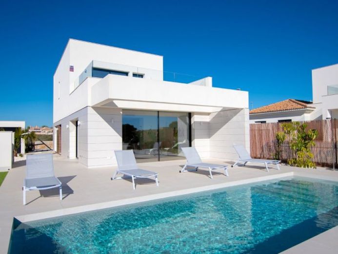 Großzügige Villen mit 3 Schlafzimmern, Dachterrasse und Privatpool – Foto 1