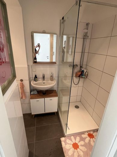 List, recién renovado, 2 habitaciones/balcón a partir del 01.09. o más tarde – Foto 4